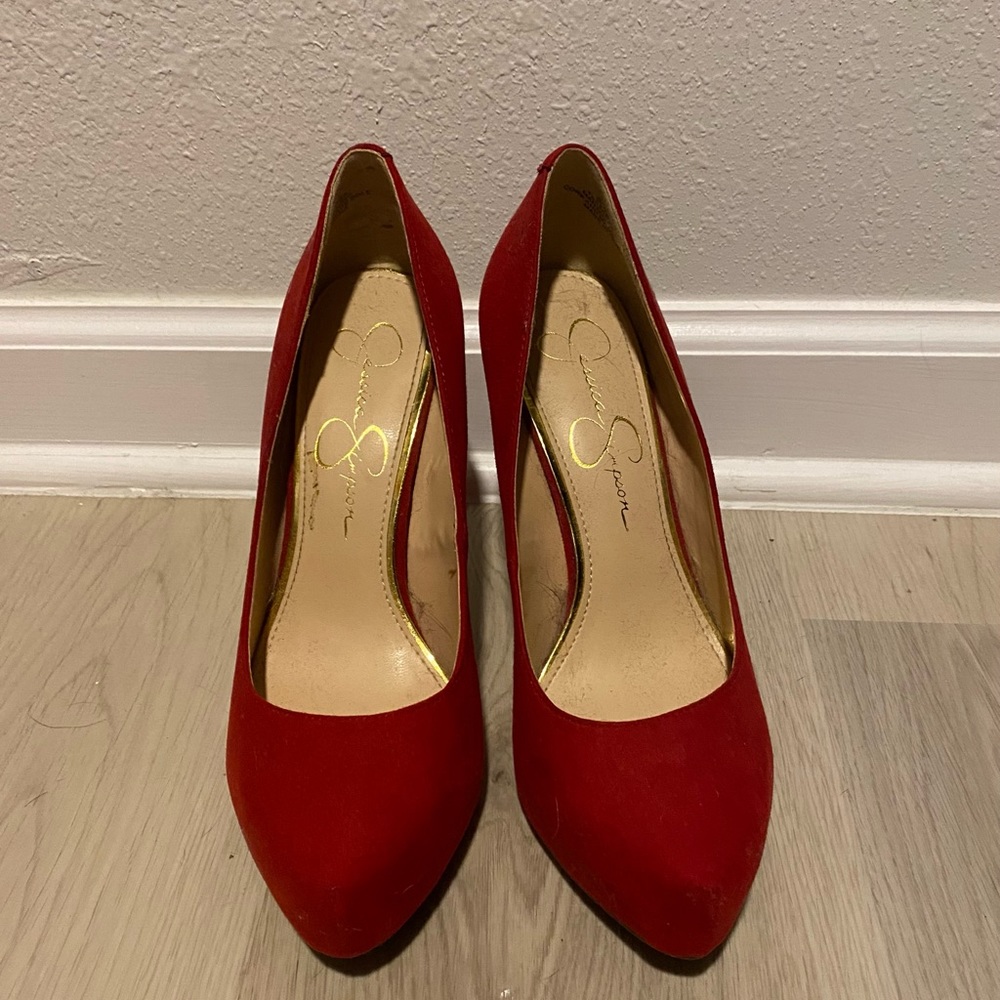 Slightly used red Jessica Simpson heels size 7.
